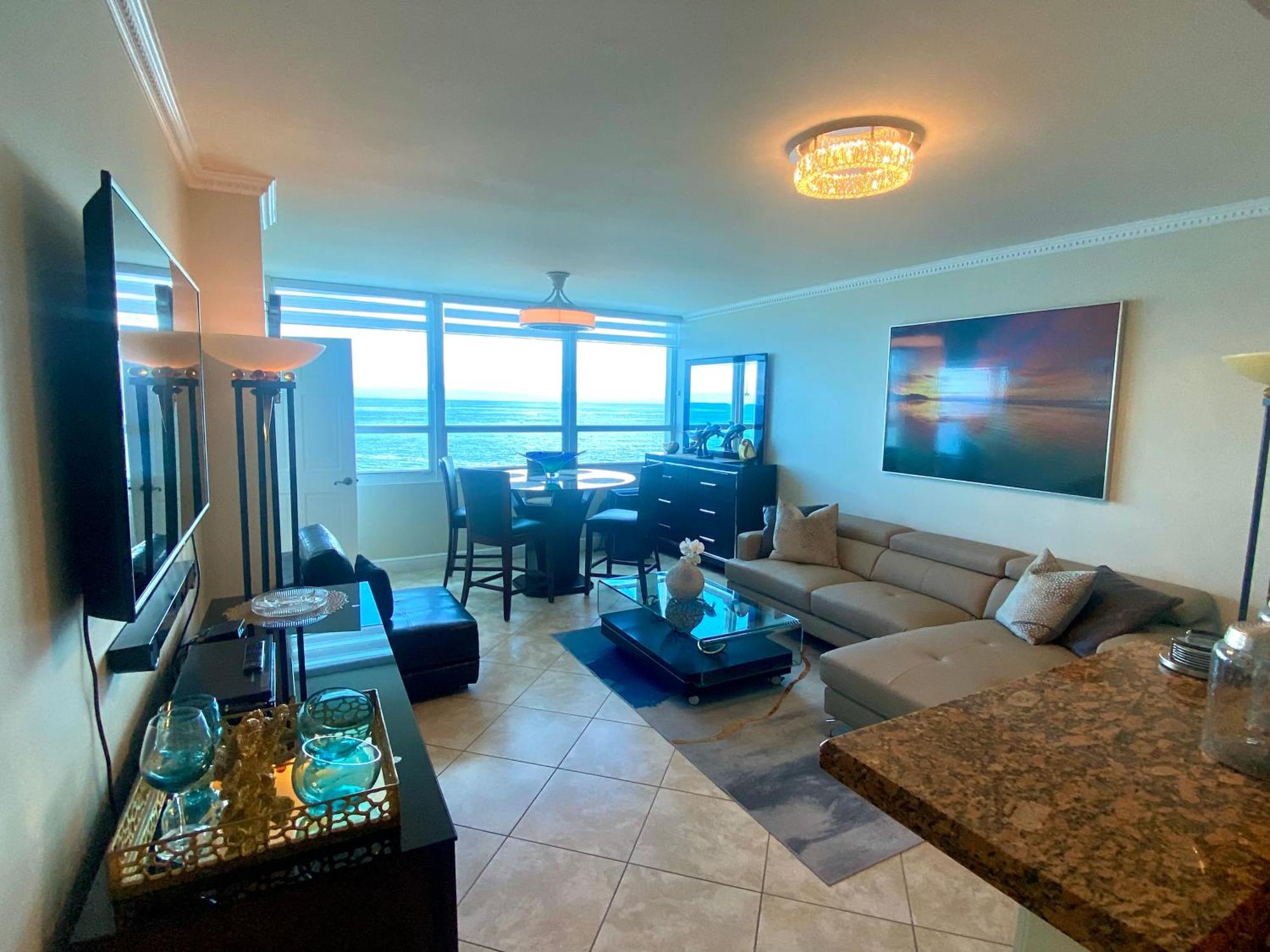 Castle Beach Resort Condo — Photos 2